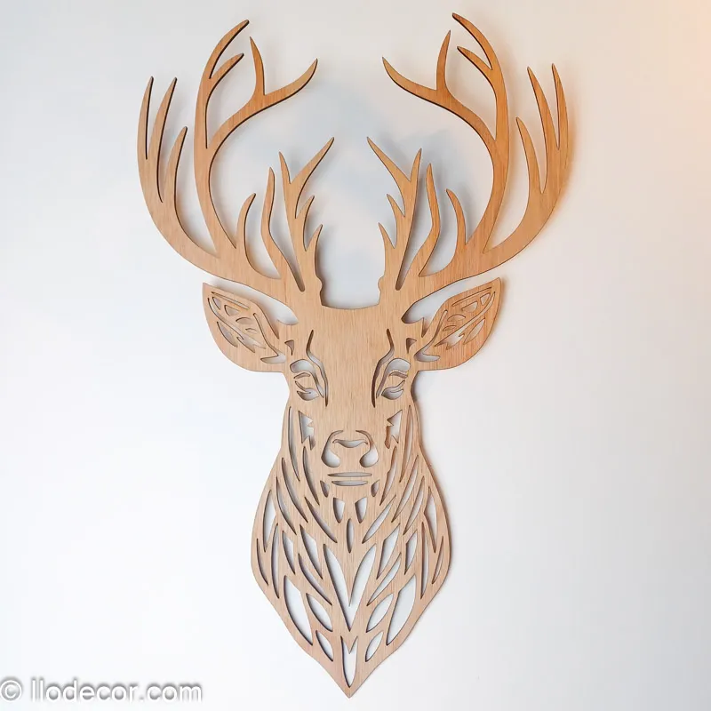 tête de cerf géométrique en bois